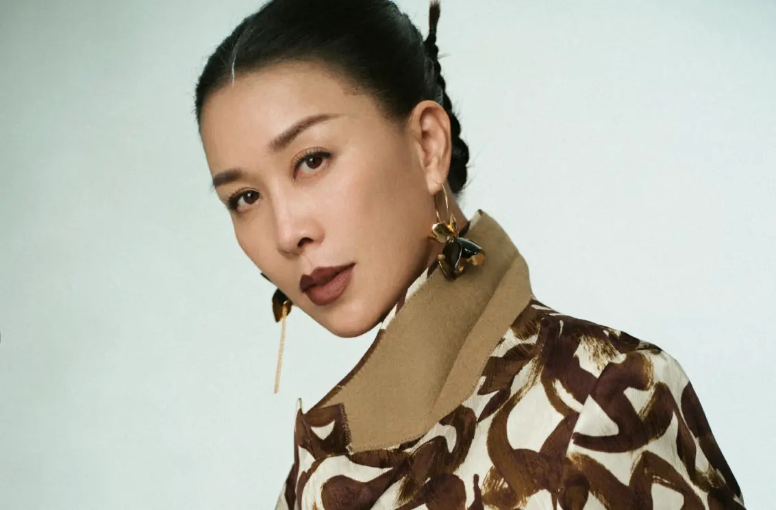 ▲那英（如圖）是唯一一個拿下金曲獎歌后寶座的中國女歌手，24年前她靠〈心酸的浪漫〉，擊敗強敵張惠妹、莫文蔚、孫燕姿、王菲。（圖／那英工作室微博）