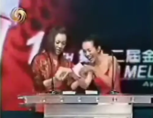 ▲金曲獎唯一一位中國歌后！那英興奮尖叫（圖／翻攝自YouTube）  