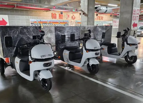 ▲UberEats聯手好市多推出外送服務，和第三方夥伴合作，派出超專業送貨車來幫民眾運送購買物資。（圖/會員提供）