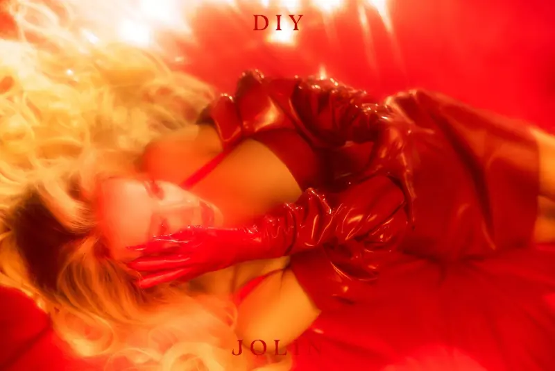 ▲蔡依林（Jolin）公開《Pleasure》新歌〈DIY〉最新宣傳照，破5000人噴鼻血按讚。（圖／蔡依林臉書）