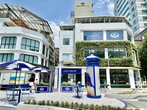 ▲「Longchamp快閃街區」進駐%Arabica中山店。（圖／記者蕭涵云攝）