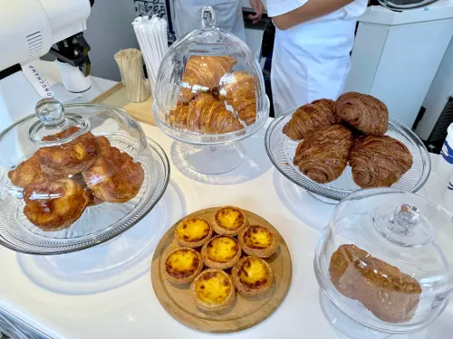 ▲%Arabica精選咖啡、飲品，搭配可頌、阿曼等法式點心。（圖／記者蕭涵云攝）