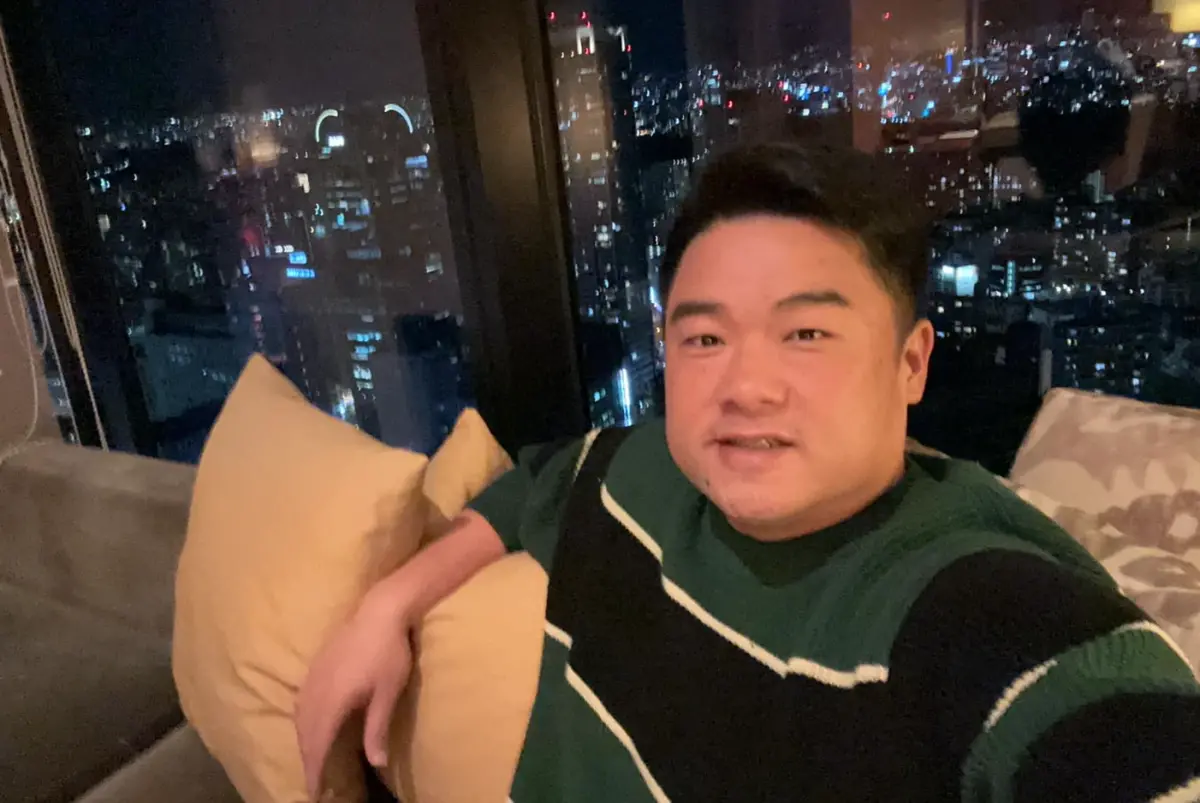 ▲補教名師呂捷25日對一名「鍵盤後的小草」提告，並將經過分享至臉書，不料有網友在貼文下留言：「雖然老c很綠，但實在」，呂捷則回覆道也將對該網友提告，引發熱議。（翻攝自呂捷FB）