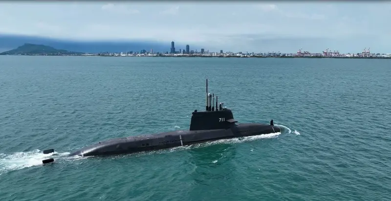 顧立雄認「海鯤號」11月交艦有挑戰　林憶君：評估刪減或凍結預算