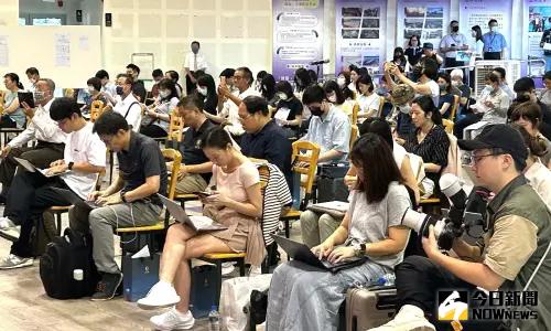 ▲日月光投資控股公司舉行114年股東常會,有股東踴躍參與。(圖/記者黃守作攝,2025.06.25) ▲日月光投資控股公司舉行114年股東常會,有股東踴躍參與。(圖/記者黃守作攝,2025.06.25)