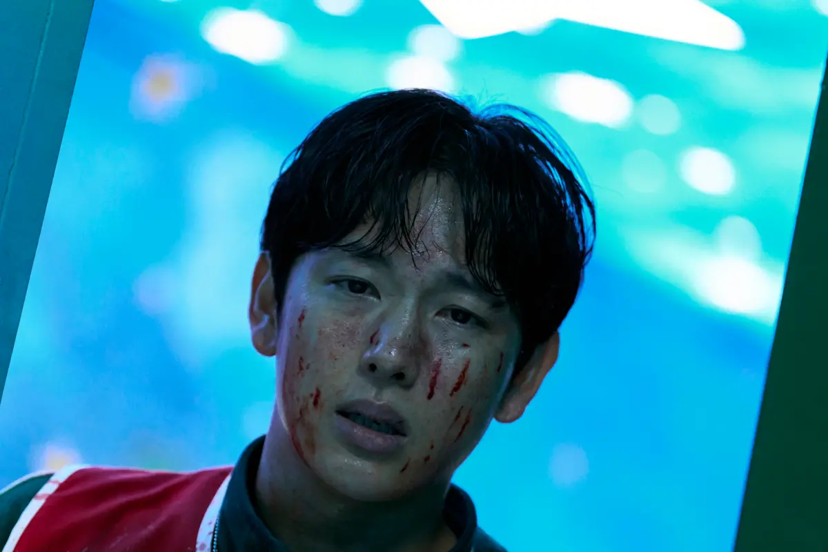 ▲《魷魚遊戲3》最後關頭讓人緊張，沒想到編號333的李名器一路廝殺到第5集，任時完受訪直言「要面對李政宰（飾演456號成奇勳）讓他感到難過」。（圖／Netflix）