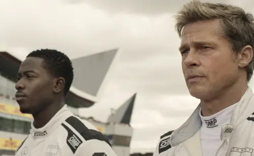 ▲布萊德彼特(右)在片中與(圖/華納兄弟提供) ▲布萊德彼特(右)在片中與(圖/華納兄弟提供)