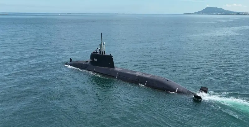 ▲「海鯤號」潛艦依海試計畫，實施第二次海上測試。（圖／台船提供）