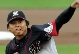 ▲昔日中職王牌左投吳偲佑，生涯輝煌，曾與潘威倫高中組「左右護法」，也旅日發展。然因假球案黯然退場，2024年2月驟逝，享年41歲。（圖／翻攝自Ｘ）