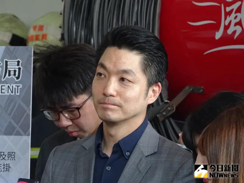 ▲台北市長蔣萬安今陪藍委李彥秀掃街，針對賴清德要全黨與公民罷團同行，他痛批民進黨是最大詐騙集團。（圖／記者呂炯昌攝）