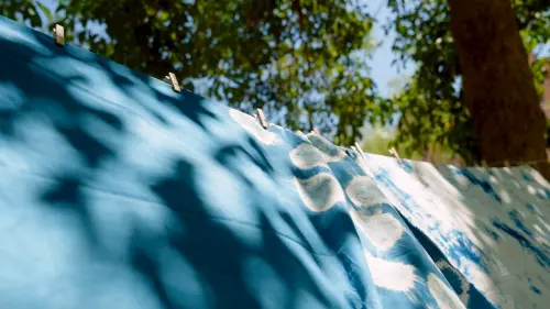 ▲好「客」老師帶你用天然材料染出獨一無二的藍染手巾。(圖/高市府客委會提供) ▲好「客」老師帶你用天然材料染出獨一無二的藍染手巾。(圖/高市府客委會提供)