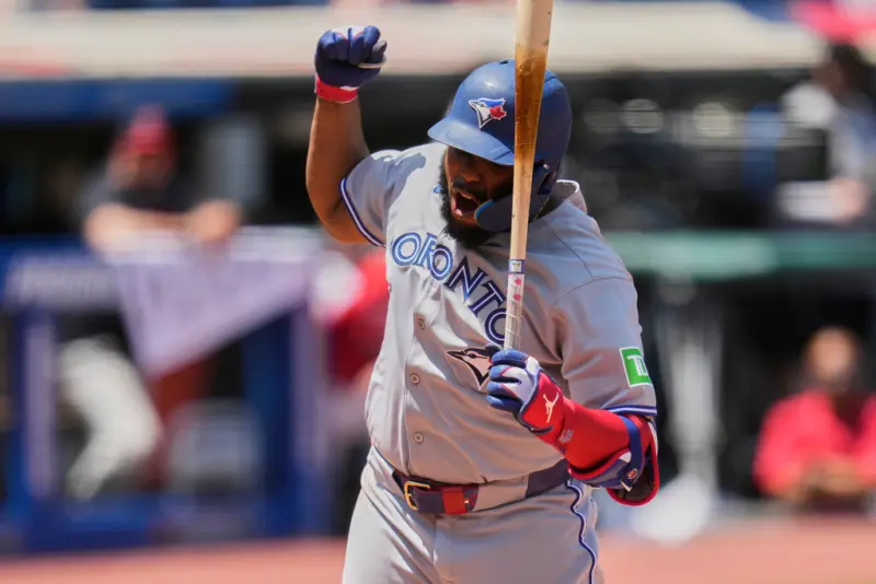 ▲MLB多倫多藍鳥今（27）日客場出戰克里夫蘭守護者，兩隊本場比賽火藥味十足，Vladimir Guerrero Jr.與José Ramírez皆因觸身球提前退場，險些釀成大場面。（圖／美聯社／達志影像）