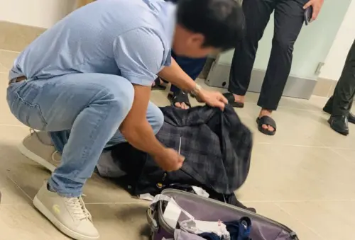 越南男自以為幽默的一句話讓他損失新台幣4550元,還浪費大量時間,得不償失。(圖/翻攝自河內機場臉書) ▲越南男自以為幽默的一句話讓他損失新台幣4550元,還浪費大量時間,得不償失。(圖/翻攝自河內機場臉書)