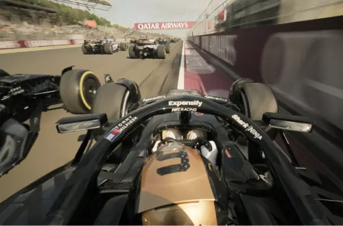 ▲《F1電影》的賽車場面逼真，情節也巧妙將賽車史上一些著名事件置入其中。（圖／華納兄弟提供）