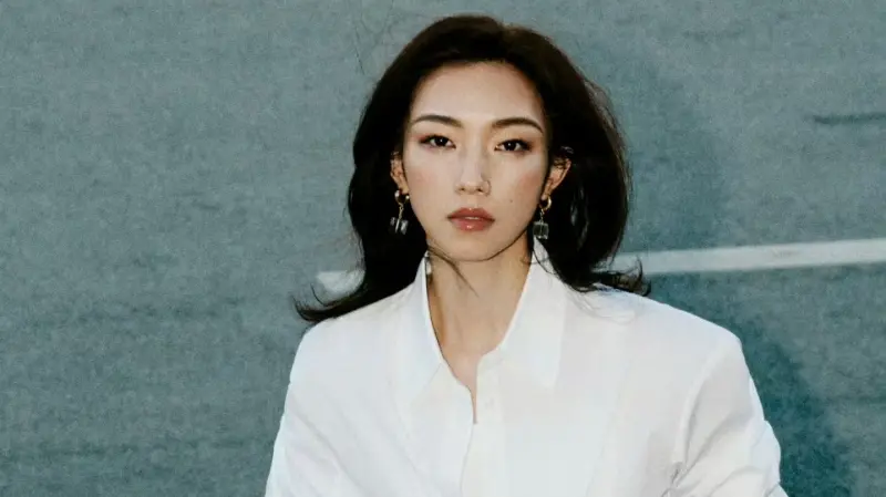 ▲因為《封神》系列爆紅的中國女星那爾那茜（如圖），近日因涉嫌學歷造假，遭到中國當局及演藝圈封殺，而她出演由吳京監製的22億新片，恐面臨血本無歸。（圖／翻攝自微博）