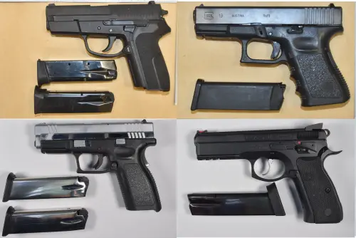 ▲警方除查獲毒品，同時查獲制式槍枝4把及子彈780發（圖/記者鄧力軍翻攝）