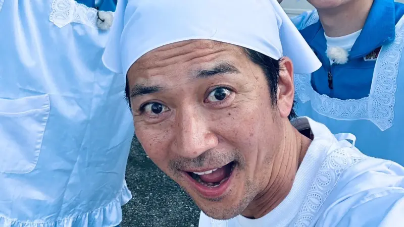 ▲日本國民男團日前宣布解散，原因是成員之一的國分太一（如圖）不僅逼男助理跳河，還傳不雅影片給工作人員並要求對方回傳，事情曝光後被日本電視台除名，另外2名成員城島茂與松岡昌宏成立個人事務所繼續與經紀公司合作，國分太一形同遭演藝圈永久除名。（圖／翻攝自國分太一X）