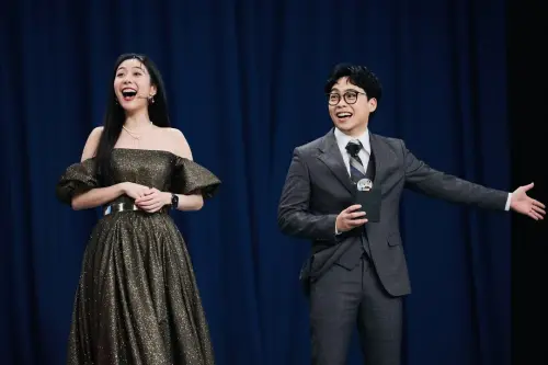 賀瓏(右)爆出劈腿Albee(左)等爭議後工作人員逆風發聲!公開他暖舉喊:在我心中沒那麼糟。(圖/Albee IG) ▲賀瓏(右)爆出劈腿Albee(左)等爭議後工作人員逆風發聲!公開他暖舉喊:在我心中沒那麼糟。(圖/Albee IG)