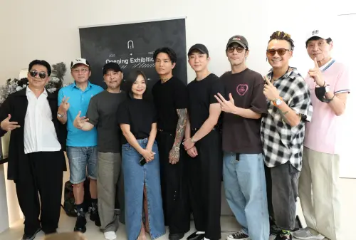 ▲《角頭》群星高捷（左一）、孫鵬（左二）、張懷秋（左六起）、黃騰浩、白吉勝、喜翔出席新店開幕。（圖／記者陳明安攝）