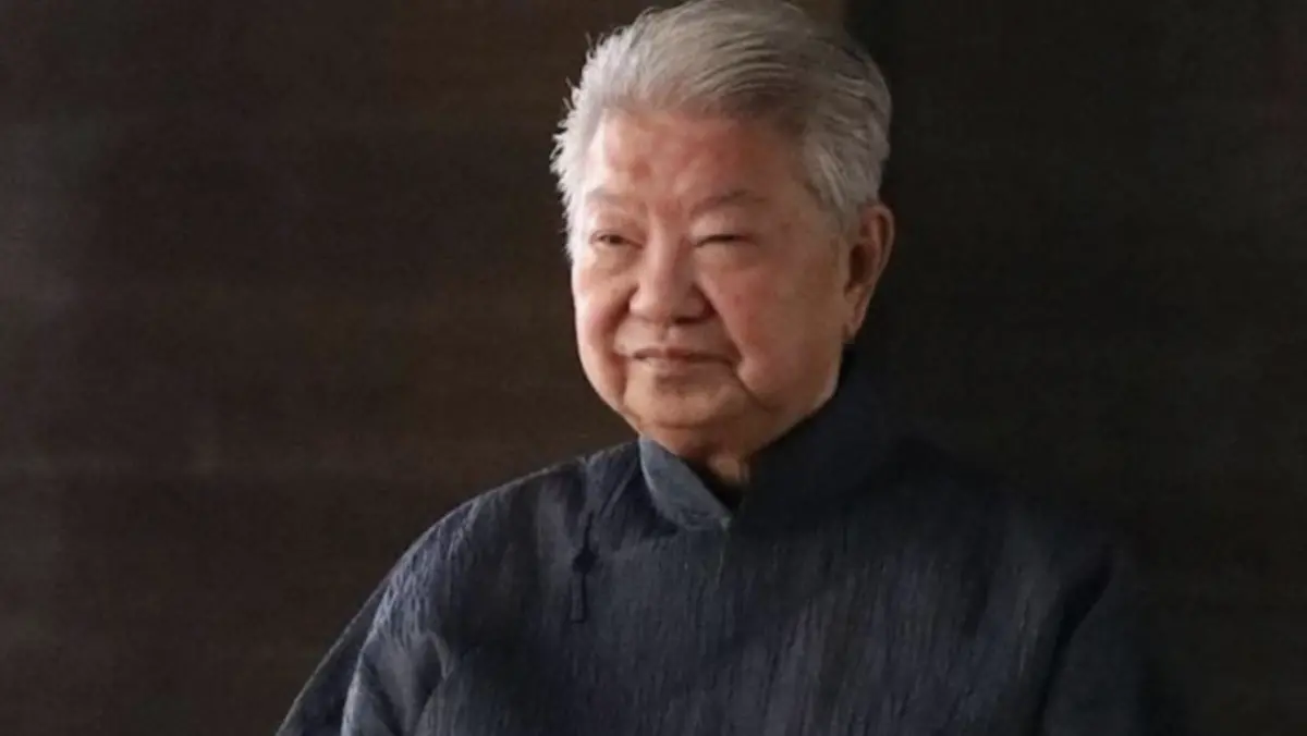 ▲蔡瀾（如圖）今（27）日由家屬證實離世，享壽83歲，，「遵從先生意願，為免叨擾親朋，不設任何儀式，遺體已火化。在此感謝各位對蔡瀾先生的關懷。」（圖／翻攝自微博）