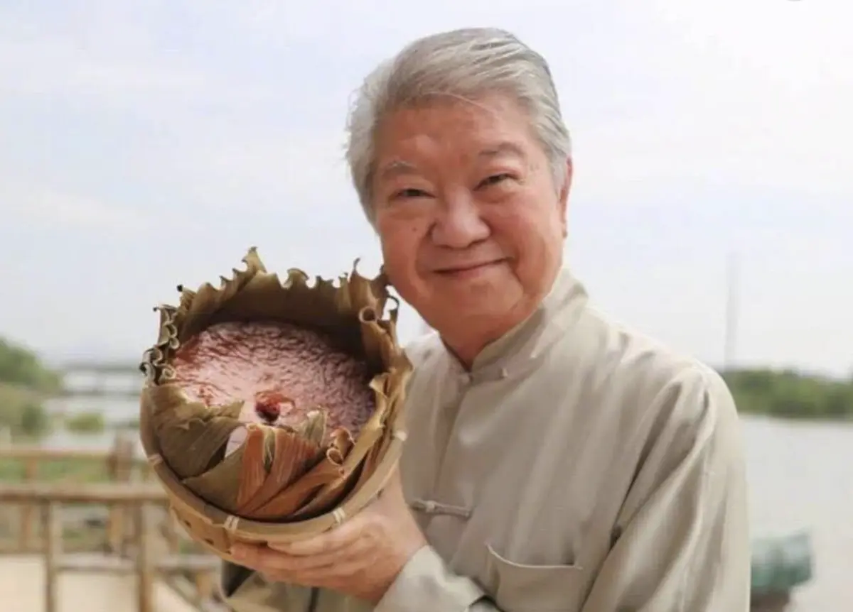 ▲蔡瀾一生充滿傳奇，早年曾當過邵氏影片駐日代表，後來變成專欄作家，更是香港著名的美食專家，感情生活也很精彩，曾承認女友有過至少61位。（圖／摘自FB）