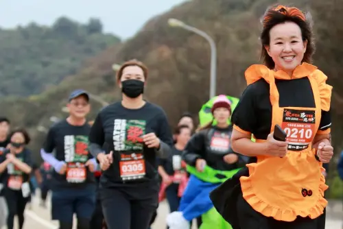 ▲馬祖馬拉松最大特色是跑者可穿越封閉的地底軍事要塞，奔馳於歷史與戰備痕跡中。（圖／馬組馬拉松提供）