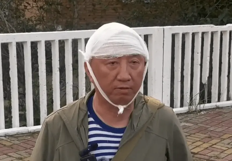 ▲中國媒體鳳凰衛視記者盧宇光宣稱被烏克蘭無人機襲擊。（圖／翻攝自微博）