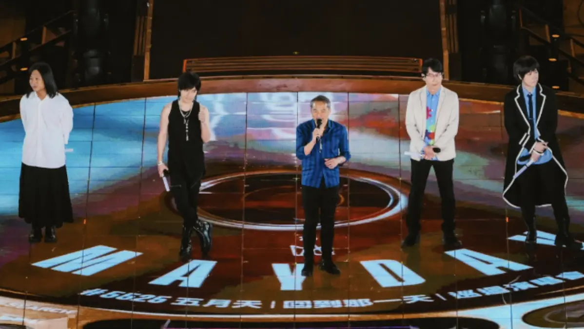 ▲五月天（如圖）今（27）日於台北大巨蛋開唱，怎料於點歌環節中，怪獸點名1名舉著「媽媽肚子裡開始聽Jolin」看板的粉絲，讓阿信忍不住虧道「妳是不是太早來了？妳應該年底才來！」意外抖出蔡依林有望站上大巨蛋的時間，引爆全場歡呼聲。（圖／相信音樂提供）