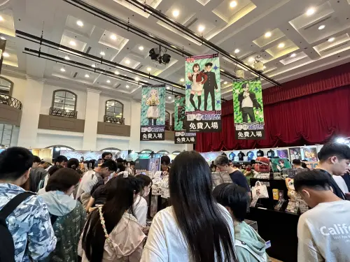 ▲暑假動漫迷最期待的年度盛事「中友翻轉動漫祭」開展首日，會場人潮強強滾。（圖／中友提供）