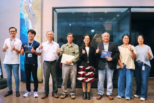科博館《鯨掘》特展開展 揭開臺灣鯨豚萬年記憶 ▲今日開幕式貴賓與科博館策展團隊合影。(圖/科博館提供)