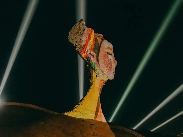 ▲2025「野柳石光夜訪女王」活動，將從今（28）日開跑至7月13日，限時限量開放夜間參觀野柳地質公園，以女王頭獨特地景魅力結合光影效果，營造野柳夏日夜間光環境氛圍。（圖／取自北觀粉絲團-幸福北海岸臉書）