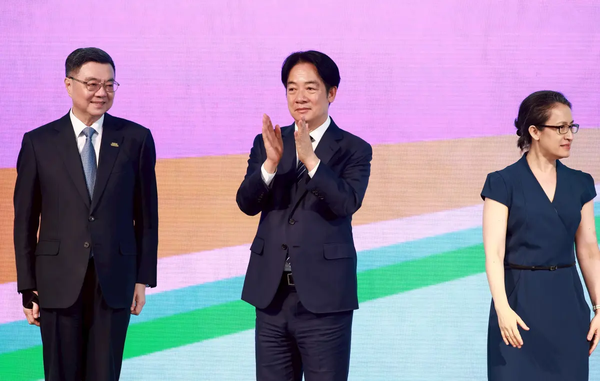 ▲民進黨舉行全代會，蕭美琴、賴清德、卓榮泰出席，賴清德說，要支持公民團體的大罷免。（圖／記者葉政勳攝，2025.06.28）