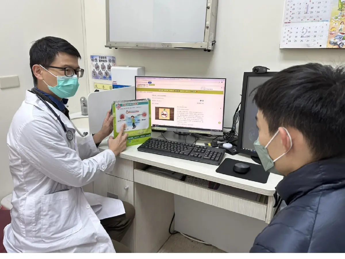 ▲藍亦倉醫師建議民眾善用國健署提供的戒菸資源，減少戒菸過程的不適，提升成功率。（圖／新竹台大分院提供）