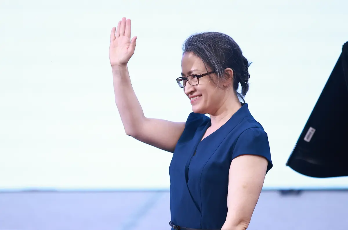 ▲蕭美琴28日出席全代會，面對媒體回應，僅向媒體揮揮手。（圖／記者葉政勳攝，2025.06.28）