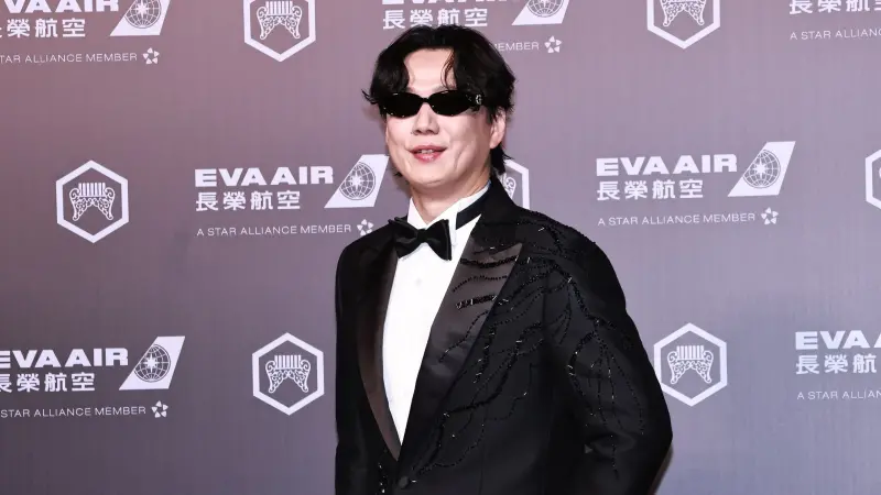 ▲蕭煌奇入圍最佳華語男歌手，昨晚在頒獎典禮上大開地獄梗，笑說得獎的話要當司機，載大家去吃慶功宴，讓粉絲聽後全笑翻，更說蕭煌奇開的是「末班車」。（圖／NOWNEWS攝影中心）