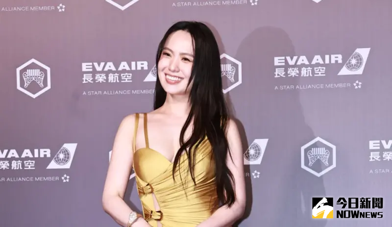 ▲孫盛希今（28）日登台第36屆金曲獎頒獎典禮擔任頒獎嘉賓，而稍早她站上紅毯，不僅解放上圍好身材，禮服高衩還開到大腿根，辣度破表。（圖／NOWNEWS攝影中心）