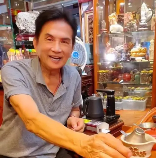 ▲李小飛生涯的後期從演藝圈淡出，開始經營自己的玉品店、湯包店事業皆有成。（圖／資料照）