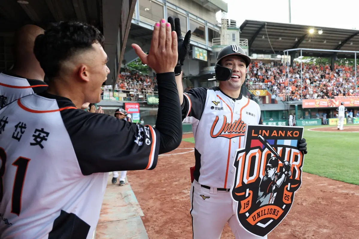 ▲台南球場遭到丹娜絲颱風影響，未來2週統一獅主場賽事將延賽與改場地。（圖／統一獅提供）