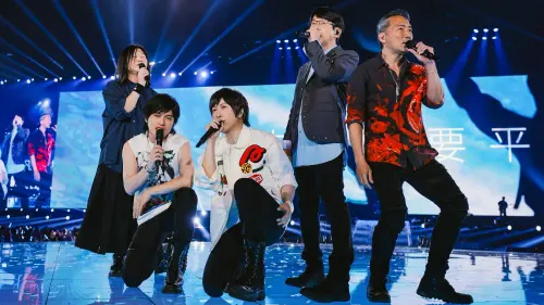 ▲五月天今（28）日在臺北大巨蛋舉辦第2場巡演，貝斯手瑪莎（左）親曝現場「空位」背後真相，直言「要保護棒球」，原因超感人。（圖／翻攝自相信音樂臉書）