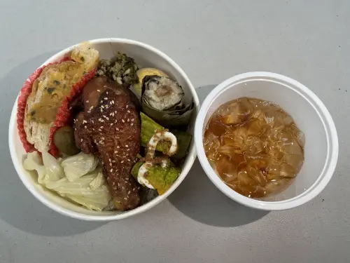 ▲部落風味餐選用在地食材入菜,完美呈現山林飲食文化的創意及特色。(圖/高市府青年局提供) ▲部落風味餐選用在地食材入菜,完美呈現山林飲食文化的創意及特色。(圖/高市府青年局提供)
