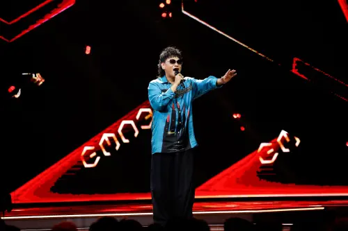 ▲原住民歌手桑布伊擔任2025金曲獎引言人，上台表現逗樂全場。（圖／金曲獎提供）