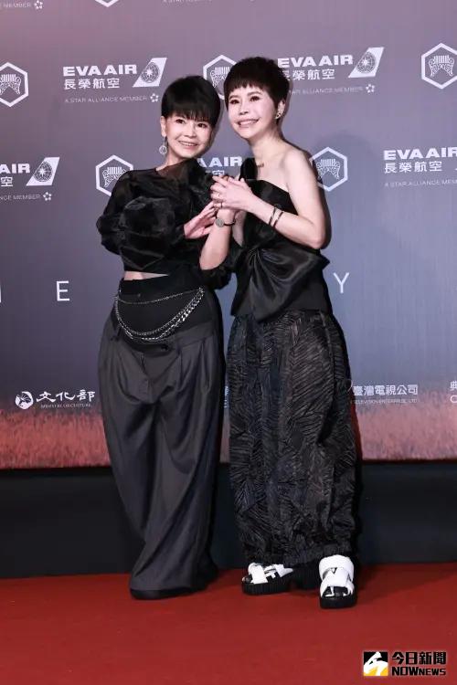 ▲金曲獎／詹雅雯（右）無緣封后！與妹妹詹雅云（左）登紅毯驚爆身體不適：希望能撐到最後。（圖／NOWNEWS攝影中心）
