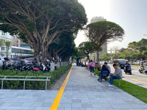 ▲聯合醫院人行道拓寬改善