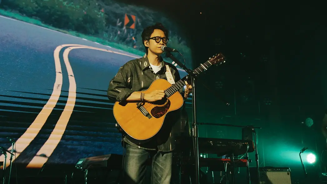 ▲金曲獎今（28）日晚間登場，由排灣族創作歌手張淦勛勇奪最佳作詞人，透過作品〈南迴之子〉唱出他對部落與山海的記憶。（圖／翻攝自張淦勛臉書）