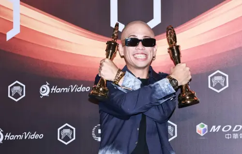 ▲呂士軒得到金曲獎最佳華語男歌手、華語專輯兩大獎，開心表示以前媽媽糗他玩音樂「想當周杰倫」，他則覺得現在就是他「最接近周杰倫的樣子」。（圖／NOWNEWS攝影中心）