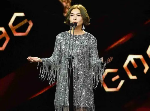 金曲獎/張清芳(如圖)催得獎人遭批無禮 粉絲質疑「這一點」成典禮敗筆。(圖/台視提供) ▲金曲獎/張清芳(如圖)催得獎人遭批無禮 粉絲質疑「這一點」成典禮敗筆。(圖/台視提供)