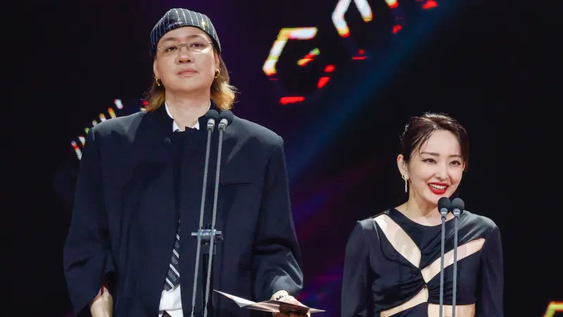 陳星翰金曲獎凸槌？愛紗台上直接「欸？」出聲　觀眾看傻：好尷尬