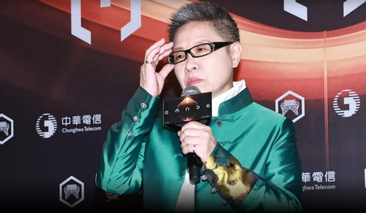 ▲昨日頒獎典禮結束後，評審團主席丁曉雯（如圖）在後台受訪被問到歌后評選內幕，她竟忘記其中1位擠到第3輪投票的女歌手，只能跳針喊「不記得了」場面略顯尷尬。（圖／NOWNEWS攝影中心）