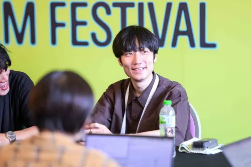 ▲奥山由之(如圖)選擇以多段敘事形式鋪陳全片,展現長椅作為城市記憶載體的多樣樣貌。(圖/台北電影節提供) ▲奥山由之(如圖)選擇以多段敘事形式鋪陳全片,展現長椅作為城市記憶載體的多樣樣貌。(圖/台北電影節提供)