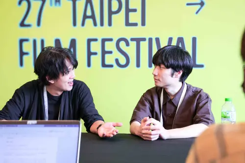 ▲奥山由之(右)表示創作靈感來自從小經常經過的長椅,是他童年記憶與城市記憶的交匯點。(圖/台北電影節提供) ▲奥山由之(右)表示創作靈感來自從小經常經過的長椅,是他童年記憶與城市記憶的交匯點。(圖/台北電影節提供)